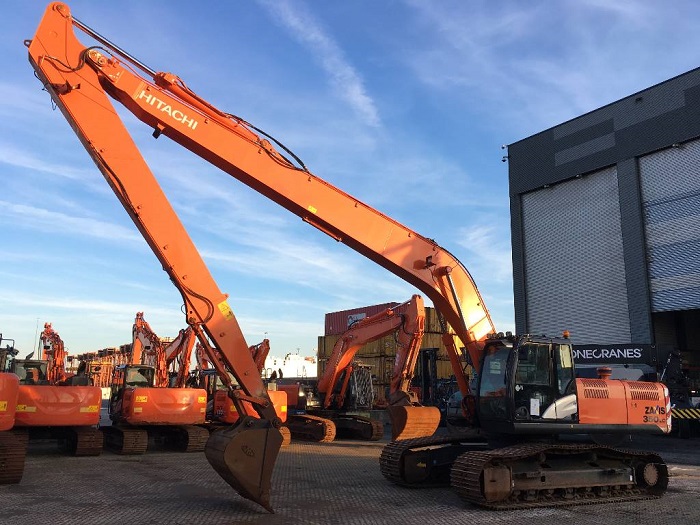 日立輪式挖掘機(jī)大臂維修:保障升降貨梯順暢運(yùn)行的關(guān)鍵